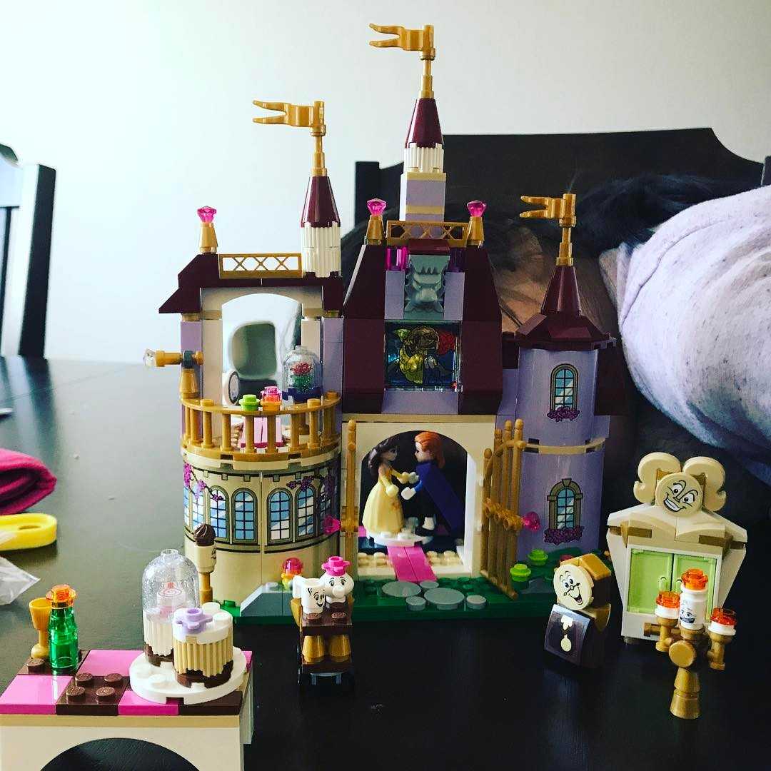 374 pieces of Lego… and Lianne :) ❤️